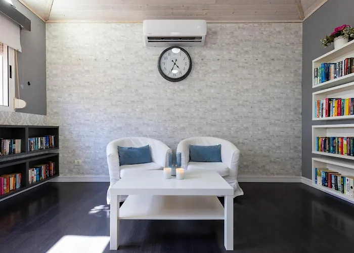 The Harbour Club Apartment *